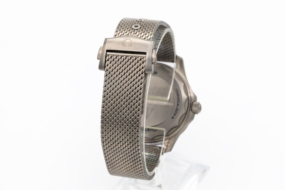 Omega Seamaster Diver 300m - James Bond Edition 210.90.42.20.01.001 Image 3